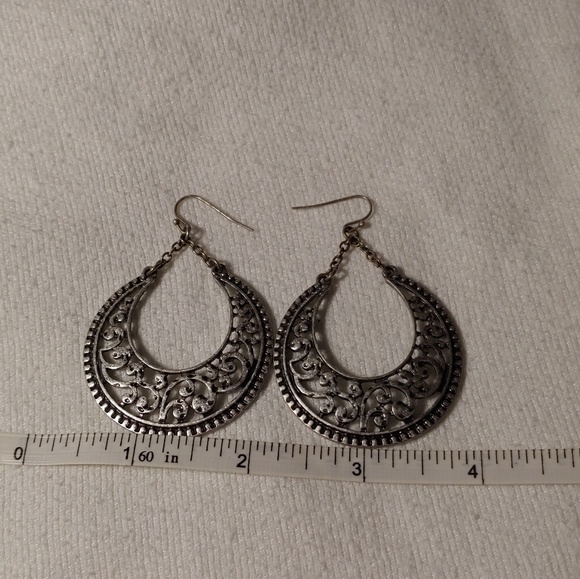 ✨4/$20✨ PREMIER DESIGNS Crescent Earrings - Picture 3 of 4